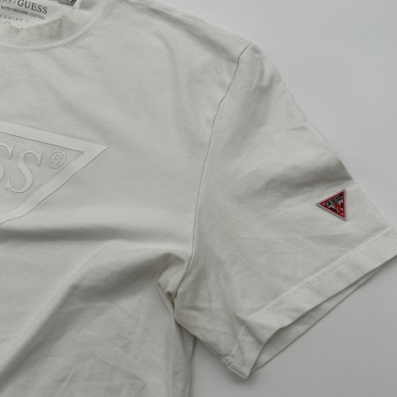 White‎ Guess logo Men’s Tee size medium - Picture 5 of 10